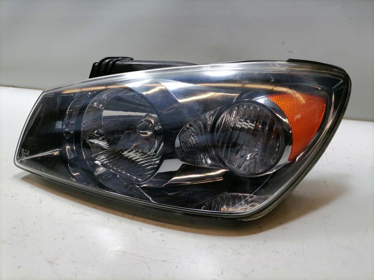 Kia Cerato original Scheinwerfer vorn links Halogen Bj.2004